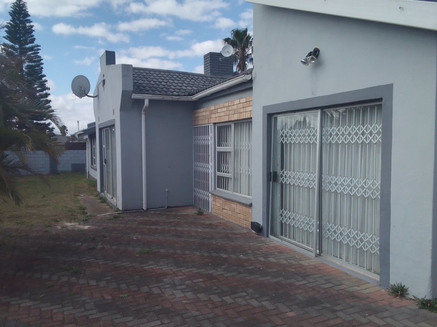  Bedroom Property for Sale in Southernwood Eastern Cape